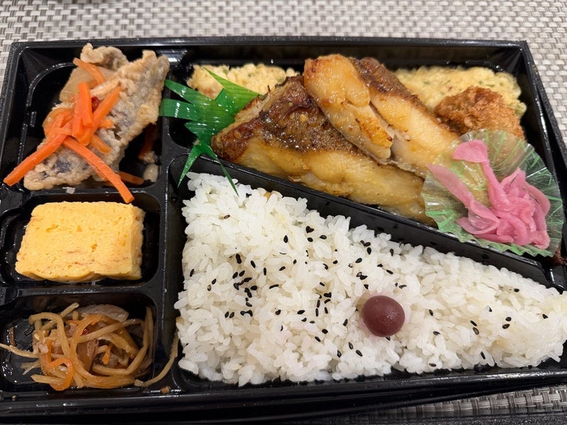 店員が落とし400円値引きの弁当の画像