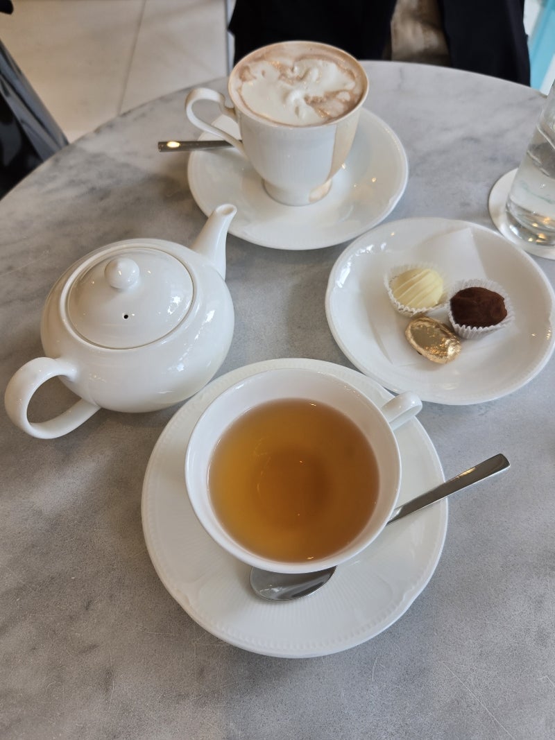 友達と話が尽きないカフェはしごの画像