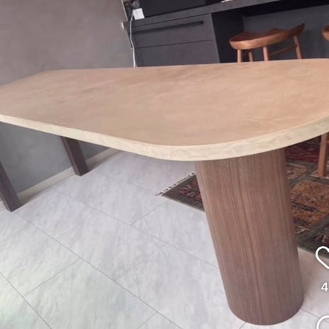 桃 30万のオーダーメイドテーブルの画像