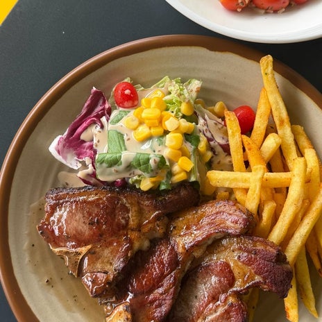 夫婦で散策し見つけたラムチョップの画像