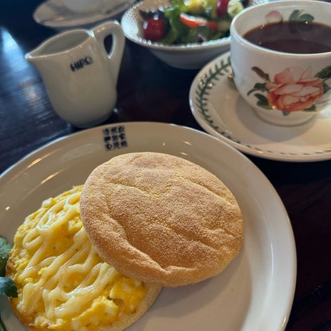 オープン30分前から並んだお店の画像