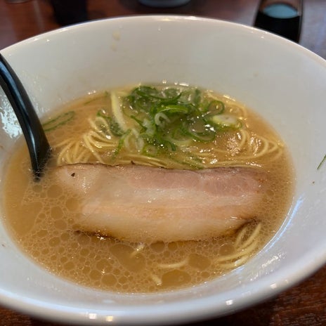 280円で普通に美味しい豚骨ラーメンの画像