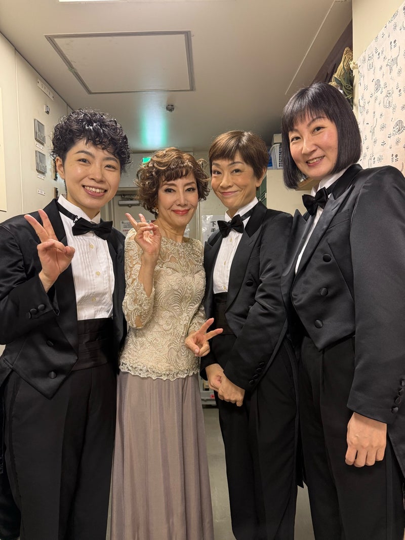 戸田恵子 無事終了した舞台の初日の画像