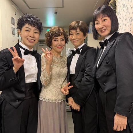 戸田恵子 無事終了した舞台の初日の画像