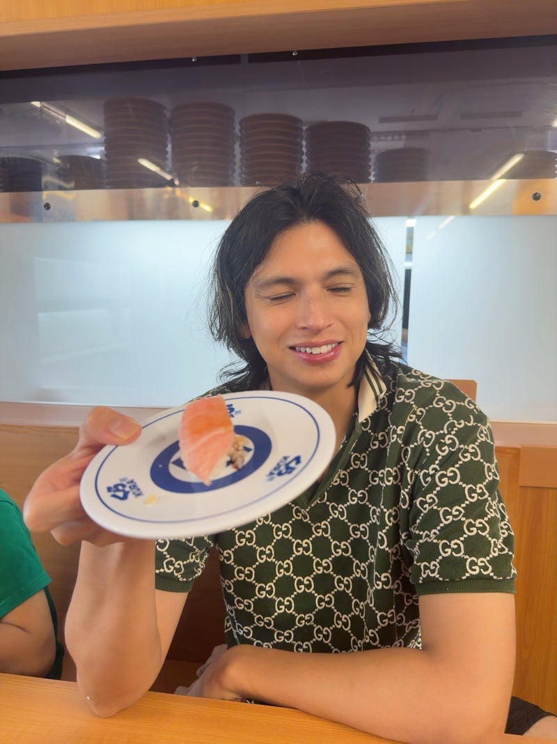 川崎希 くら寿司45皿食べ満腹の画像