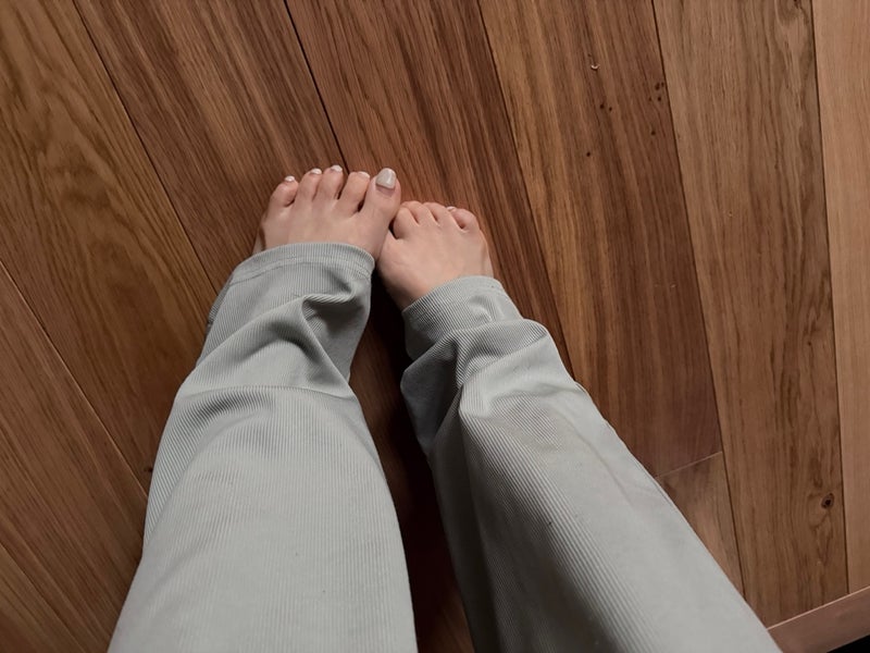 桃 驚いたスケートリンク並みの廊下の画像