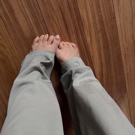 桃 驚いたスケートリンク並みの廊下の画像