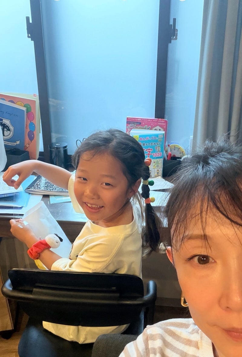 小原正子 給食を頑張る長女の姿の画像